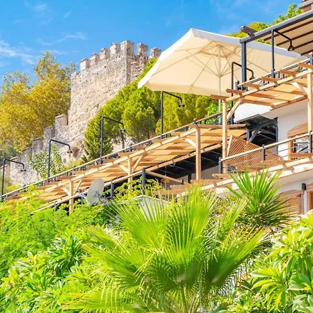 Castle Boutique מלון