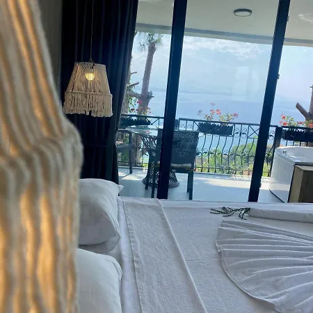 Castle Boutique Otel *