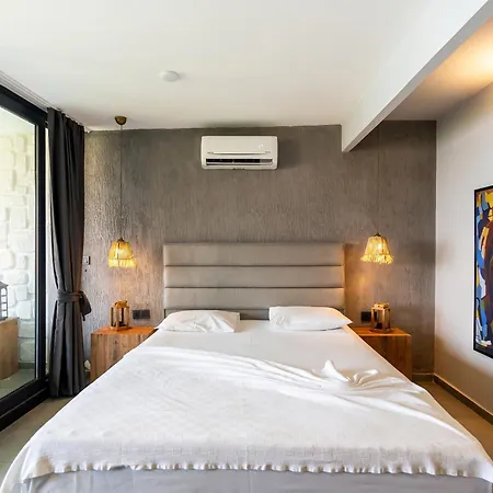 Castle Boutique Hotel *